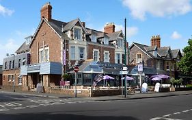 Stones Hotel&Bar